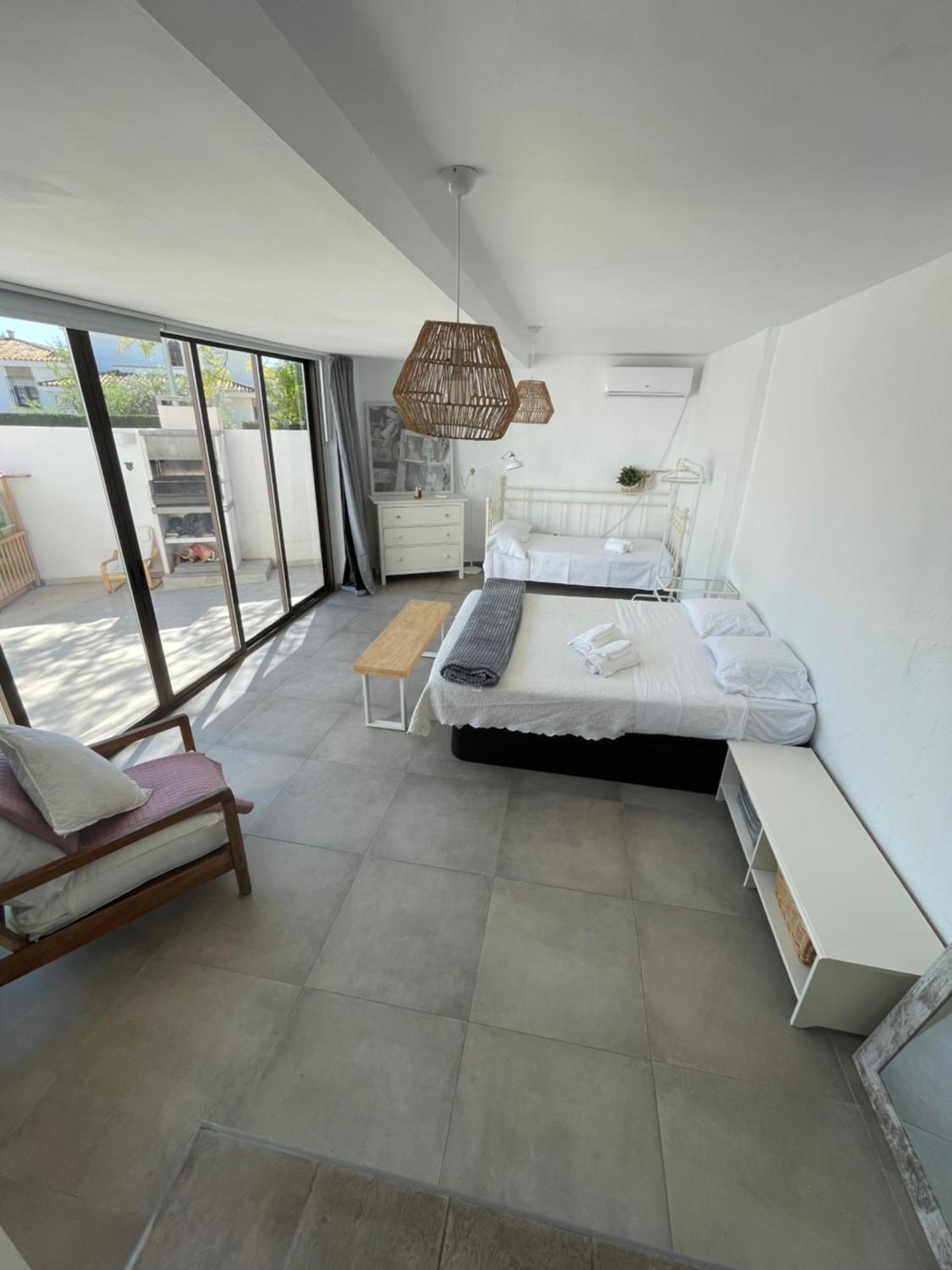 Mediterranean House - Habitaciones Privadas En Casa Compartida Mairena del Aljarafe Bagian luar foto
