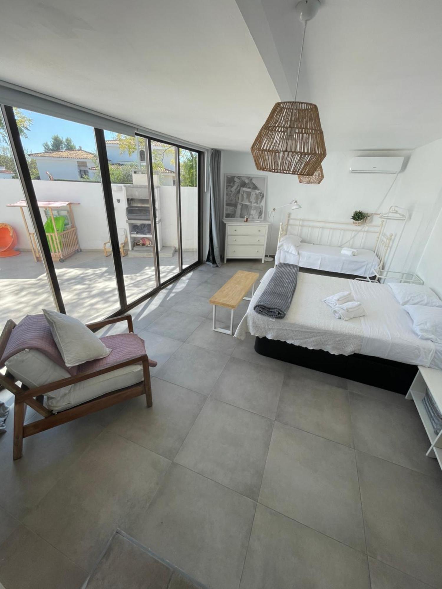 Mediterranean House - Habitaciones Privadas En Casa Compartida Mairena del Aljarafe Bagian luar foto
