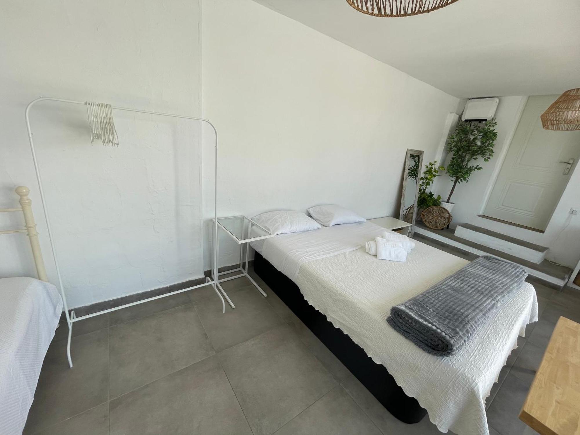Mediterranean House - Habitaciones Privadas En Casa Compartida Mairena del Aljarafe Bagian luar foto